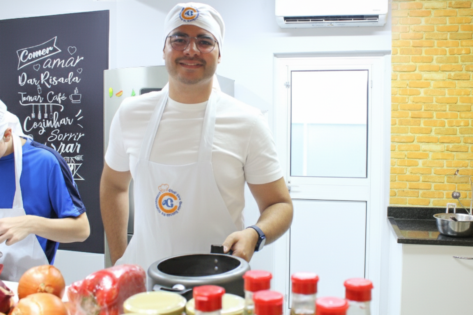 Cópia de Sem saber por onde começar No Culinária Básica, você começa do zero e coloca a mão na massa para criar pratos incríveis! (3)